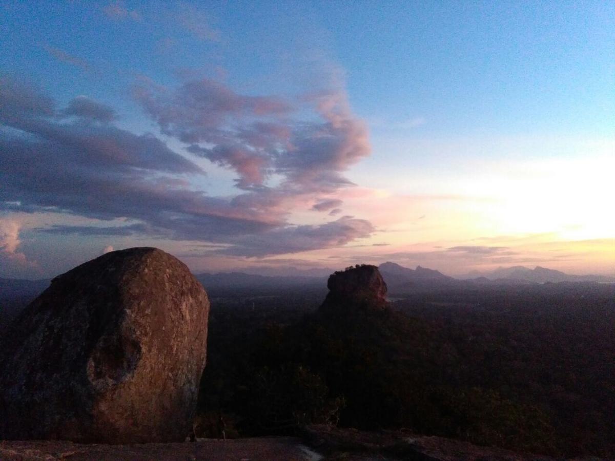 Thilina Homestay Sigiriya Exterior photo